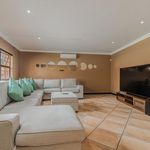 Rent 4 bedroom house of 620 m² in Hartbeespoort
