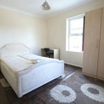 Rent 4 bedroom flat in Newcastle-under-Lyme