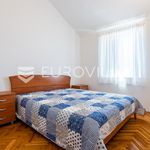 Rent 4 bedroom apartment of 110 m² in Split