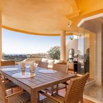 Rent 4 bedroom apartment of 163 m² in Marbella
