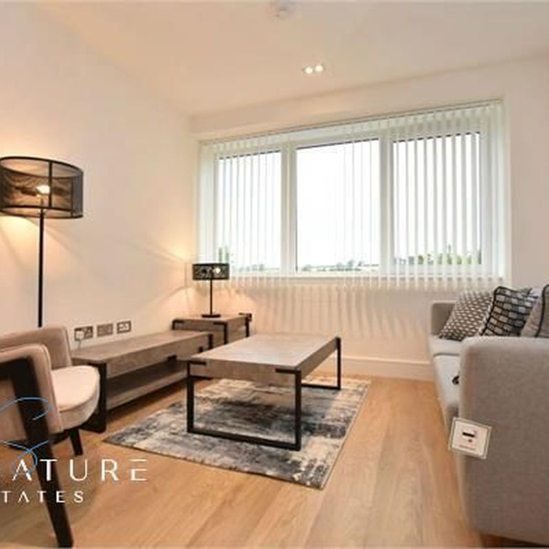 Flat to rent in Pinnacle House, Kings Langley, Hertfordshire WD4