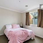 Rent 3 bedroom house of 379 m² in Portland