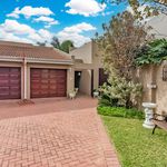 Rent 2 bedroom house of 203 m² in Nelson Mandela Bay