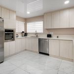 Rent 3 bedroom apartment of 222 m² in Malibu