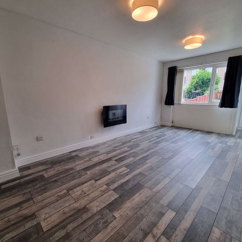 2 Bedroom Property For Rent Chiltern Close Warmley, Bristol Warmley Tower