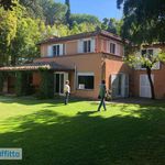 Rent 6 bedroom house of 345 m² in Roma