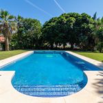 Rent 6 bedroom house of 558 m² in Marbella