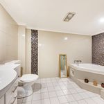Rent 4 bedroom apartment of 183 m² in Sydney