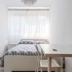 Rent a room of 97 m² in València