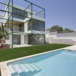 Rent 3 bedroom house of 750 m² in Valencia