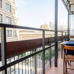 Rent a room of 250 m² in Valencia
