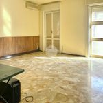 Affitto 5 camera appartamento di 170 m² in Seregno