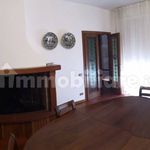 Affitto 5 camera appartamento di 200 m² in Bastia Umbra