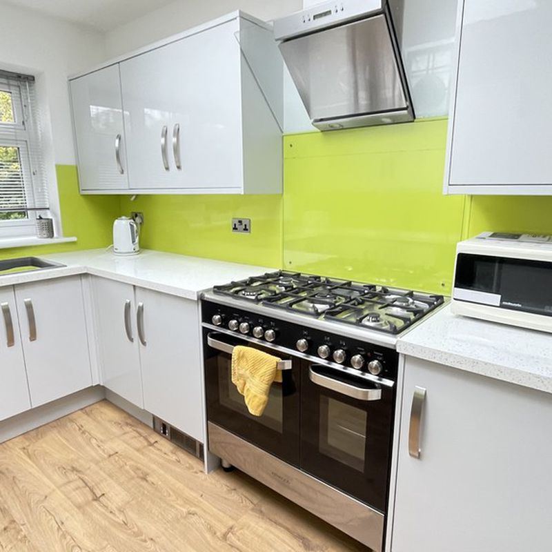 apartment for rent at Room 1, Moseley Wood Green, Leeds, United Kingdom