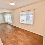Rent 2 bedroom apartment of 82 m² in Costa Mesa