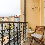 Pronajměte si 3 ložnic/e byt o rozloze 69 m² v Praha