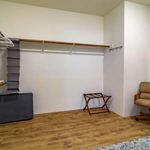 Rent 4 bedroom apartment of 291 m² in Indio