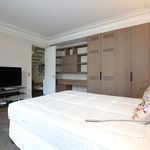 Appartement de 248 m² avec 3 chambre(s) en location à Paris