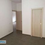 Affitto 3 camera appartamento di 110 m² in Asti