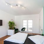 Rent 6 bedroom apartment of 95 m² in Frankfurt