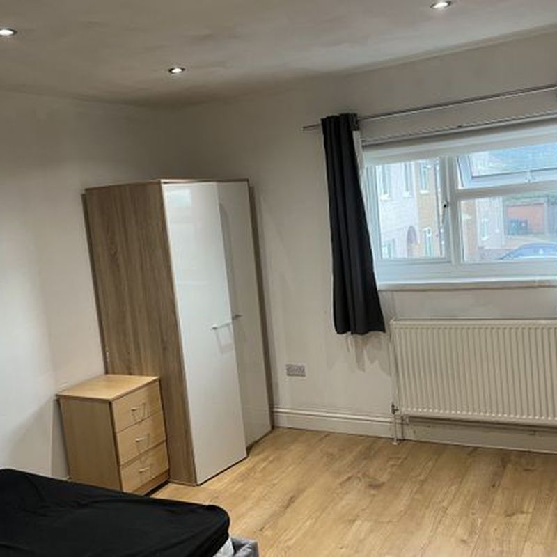 Shared accommodation to rent in Middle Ope, Watford WD24