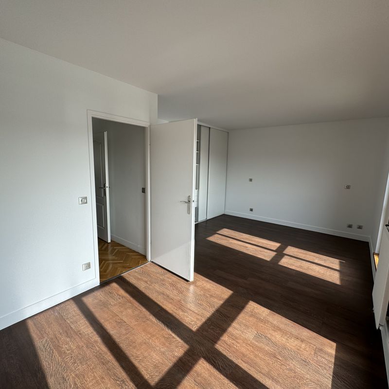 Appartement - 
 Boulogne-Billancourt (92100)
 - 125 m² 
 -