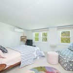 Rent 3 bedroom apartment of 134 m² in Tarrytown