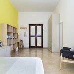 Rent a room of 191 m² in Milano