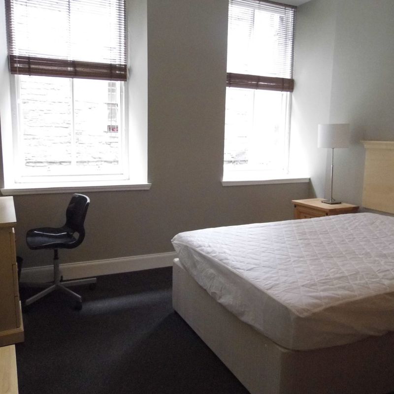 4 bed, 2 bath, 1st floor flat, offered furnished, £3200pm – Available Late June 2024 Old Town
