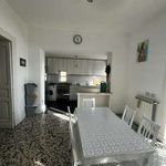 Affitto 4 camera appartamento di 110 m² in Napoli