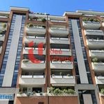 Affitto 2 camera appartamento di 71 m² in Milano