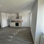 Rent 4 bedroom apartment of 79 m² in Grand-Couronne