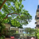 Rent 3 bedroom apartment of 152 m² in Darling Point