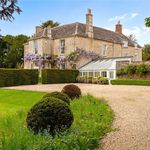 Rent 6 bedroom house in Cotswold