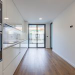 Rent 2 bedroom apartment of 98 m² in Porto