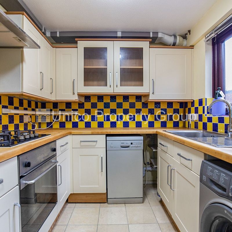 2 bedroom, terraced house, to rent Millwall