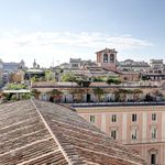 Rent 5 bedroom apartment of 240 m² in Rome