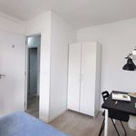 Rent a room of 86 m² in Madrid