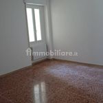 Affitto 4 camera appartamento di 89 m² in Albenga
