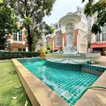 Rent 1 bedroom house of 350 m² in Khlong Tan Nuea