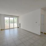Rent 2 bedroom apartment of 44 m² in Fréjus