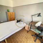 Appartement de 65 m² avec 4 chambre(s) en location à Montpellier