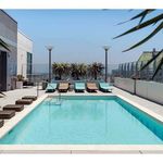 Rent 1 bedroom apartment of 68 m² in Long Beach
