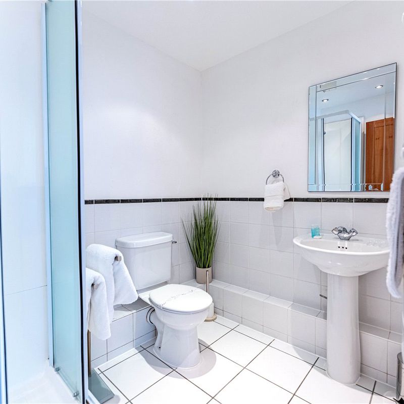 apartment for rent at Fobney Street, Reading, Berkshire, RG1, England