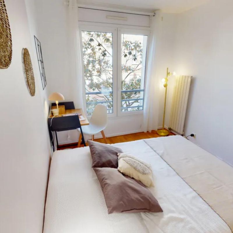 Bright double bedroom near Courbevoie train station