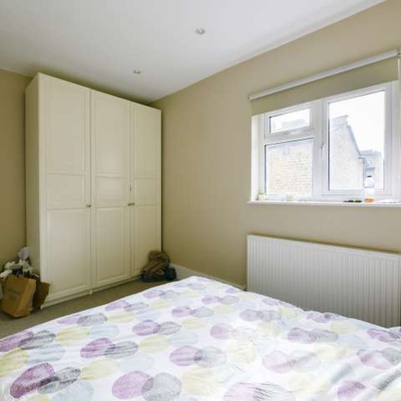Room for rent in 6-bedroom flat in Fulham, London Parsons Green