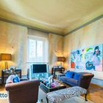 Affitto 6 camera appartamento di 240 m² in Firenze