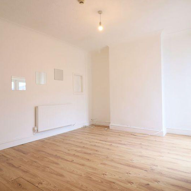 3 bedroom terraced house to rent St Paul's