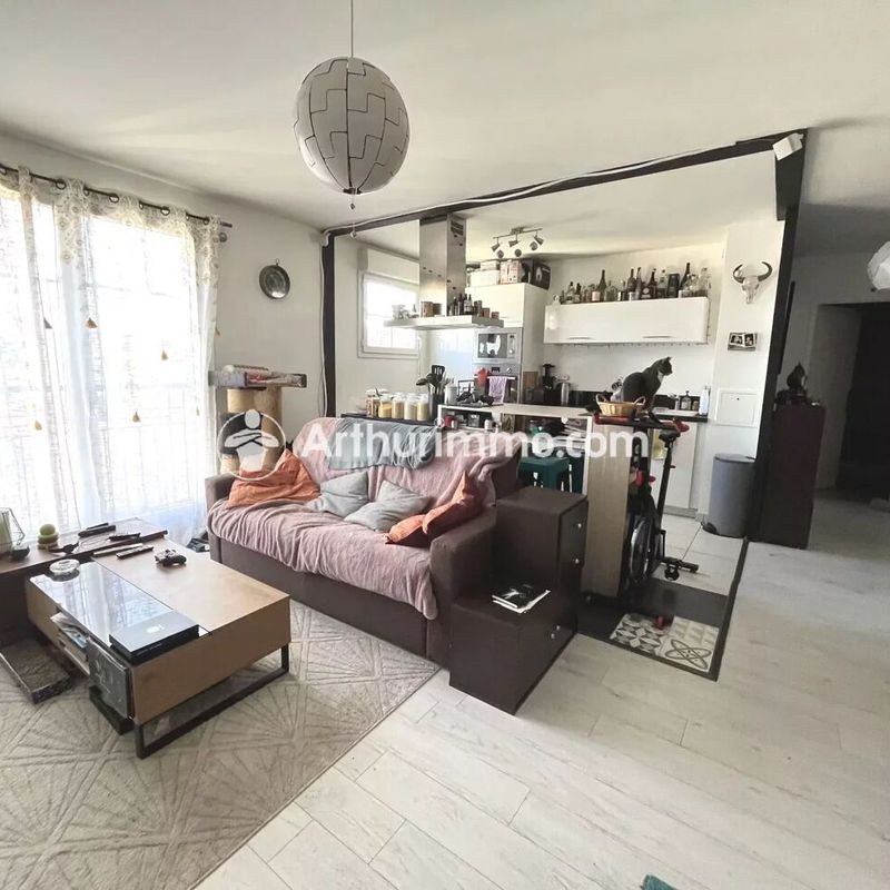 Louer appartement de 2 pièces 49 m² 800 € à Savigny-le-Temple (77176) : une annonce Arthurimmo.com Nandy