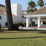 Rent 6 bedroom house of 770 m² in Puerto Banús